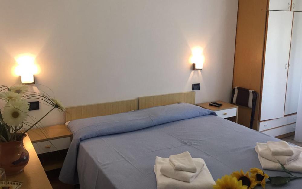 B&B Hotel Lucciola カットーリカ エクステリア 写真