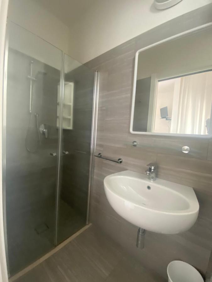 B&B Hotel Lucciola カットーリカ エクステリア 写真