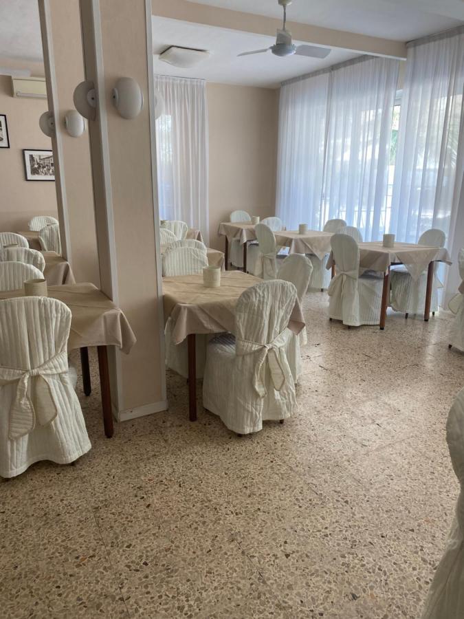 B&B Hotel Lucciola カットーリカ エクステリア 写真