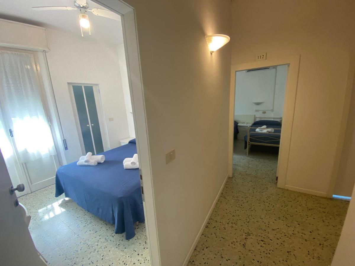 B&B Hotel Lucciola カットーリカ エクステリア 写真