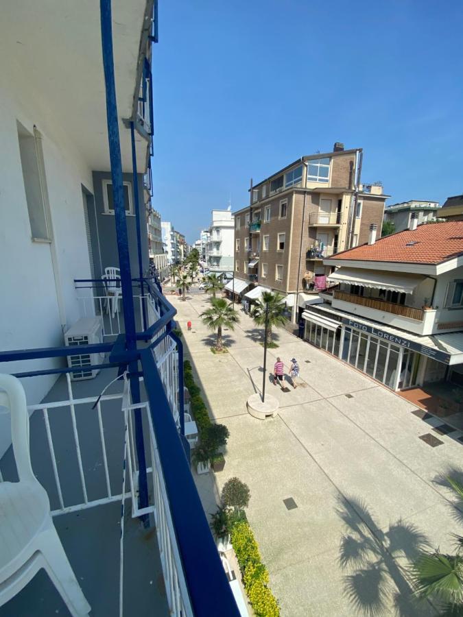 B&B Hotel Lucciola カットーリカ エクステリア 写真