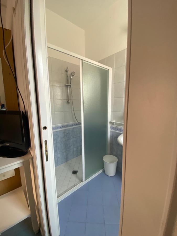 B&B Hotel Lucciola カットーリカ エクステリア 写真