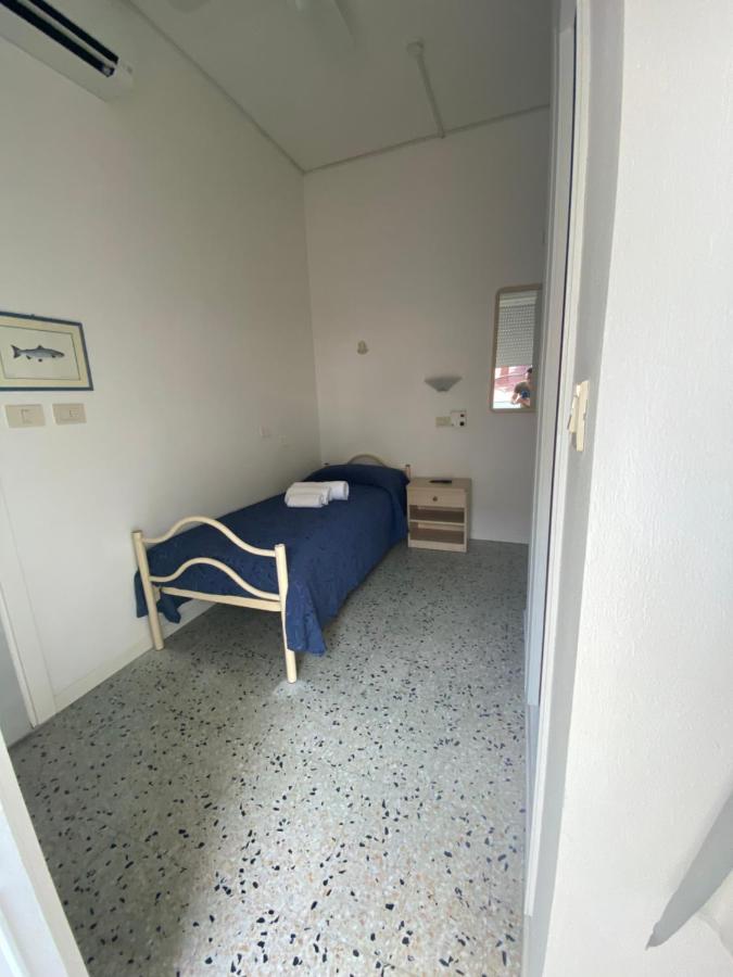 B&B Hotel Lucciola カットーリカ エクステリア 写真